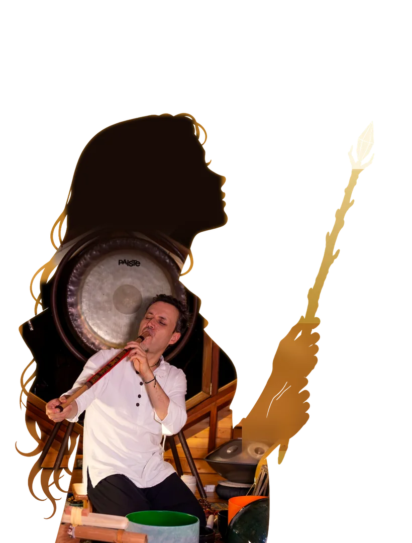 La silueta de una maga de perfil que alza una varita de cuarzo; dentro de ella, Mauro D'León toca la flauta frente a un gong y sus cuencos